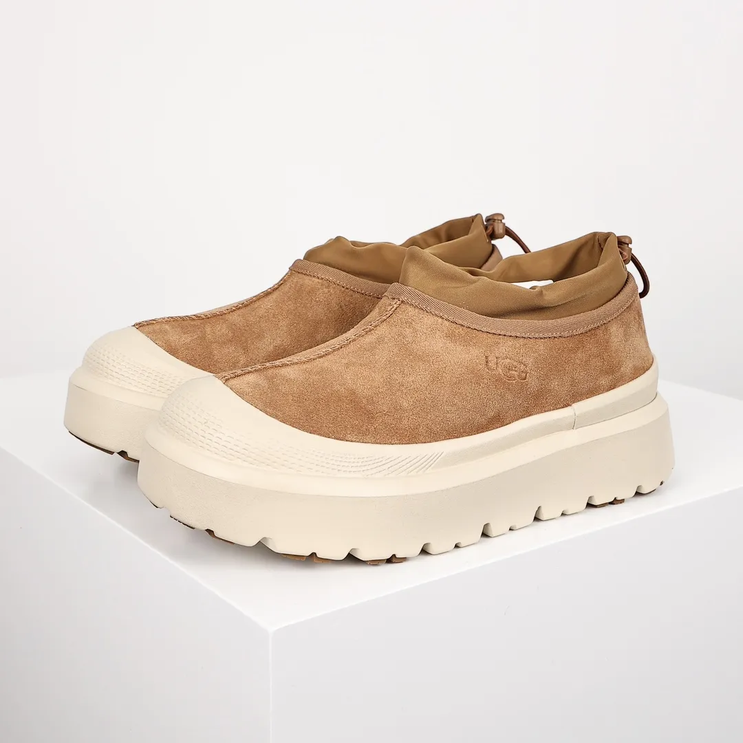 Pick up locally💰Female size 330 Men's size 380 UGG 23S new winter products Half toe cap and low top 1144096 Imported sheepskin fur Purchasing for exclusive quality High elastic Modern midsole External non-slip outsole Leg drawstring design Very easy to put on and take off Sizes: 35 36 37 38 39 40 41 42 43 44